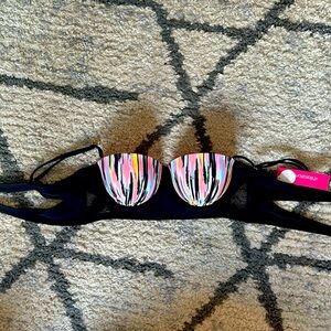 NWT bikini top